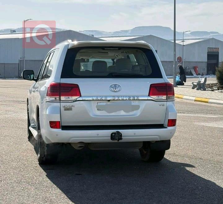 تويوتا لاندكروزر